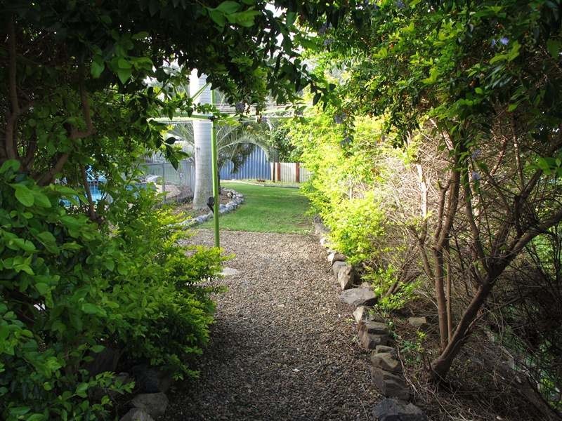 16 Far Street, West Gladstone QLD 4680