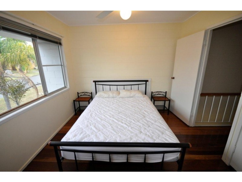 2/30 WISTARI ST, Clinton QLD 4680