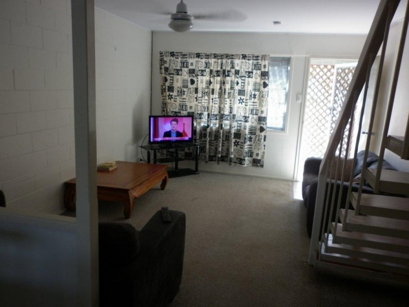 4/30 WISTARI STREET, Clinton QLD 4680