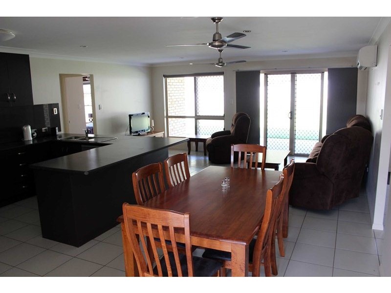 26 Spence Court, Kirkwood QLD 4680