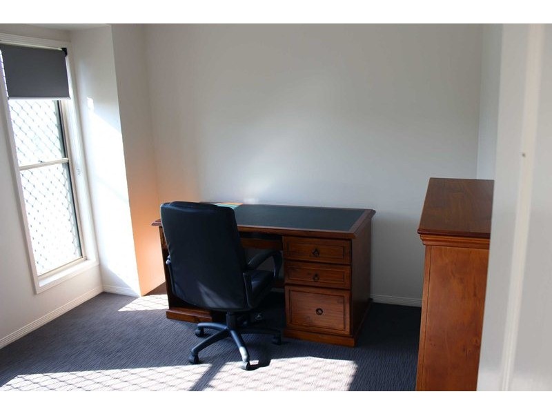 26 Spence Court, Kirkwood QLD 4680