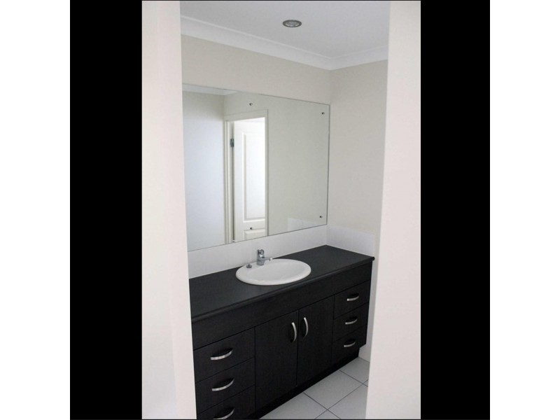 26 Spence Court, Kirkwood QLD 4680