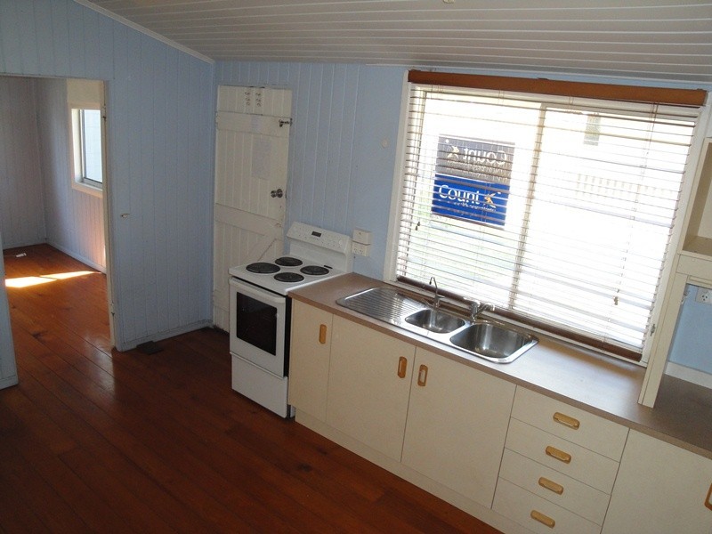 4 Goondoon Street, Gladstone QLD 4680