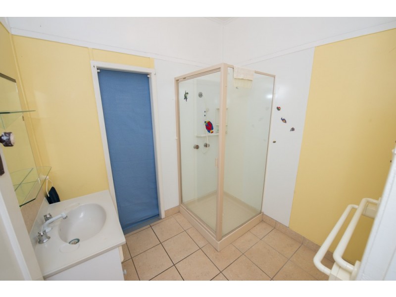 60 Barney Street, Barney Point QLD 4680