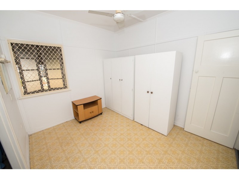 60 Barney Street, Barney Point QLD 4680