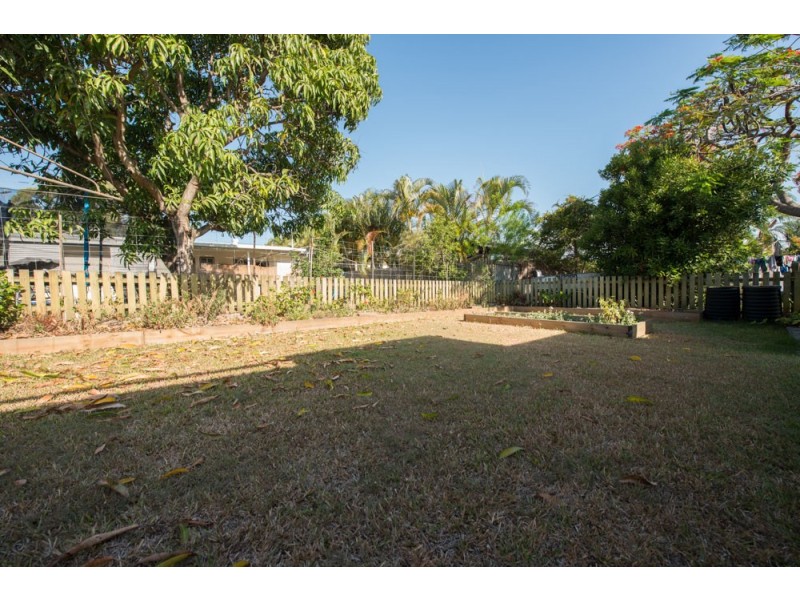 60 Barney Street, Barney Point QLD 4680