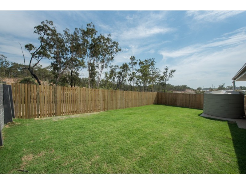 48 Broadwater Place, New Auckland QLD 4680