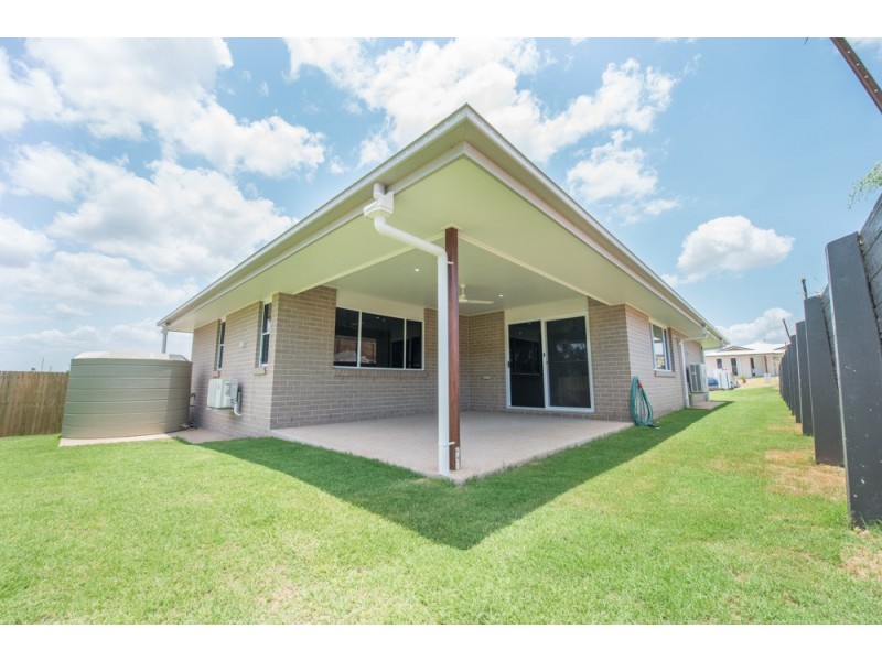 48 Broadwater Place, New Auckland QLD 4680