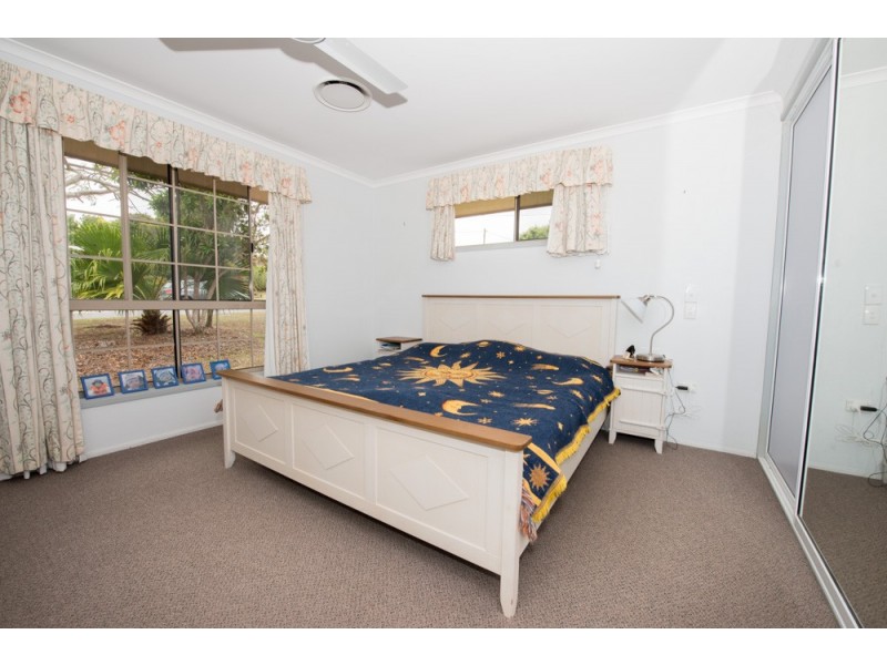 6 Sovereign Crt, Clinton QLD 4680