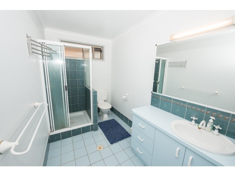 6 Sovereign Crt, Clinton QLD 4680