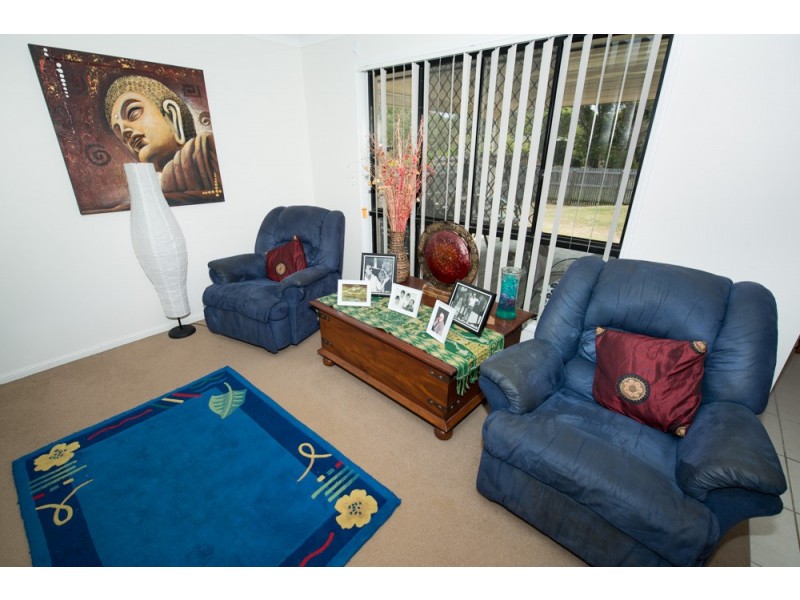 22 Dean Street, Glen Eden QLD 4680