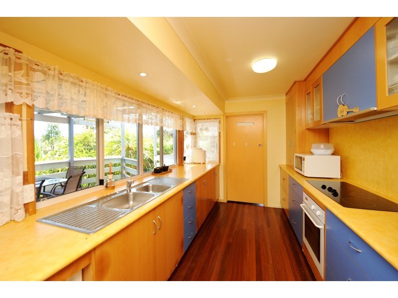 11 River Drive, Boyne Island QLD 4680