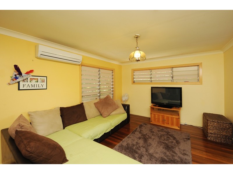 11 River Drive, Boyne Island QLD 4680