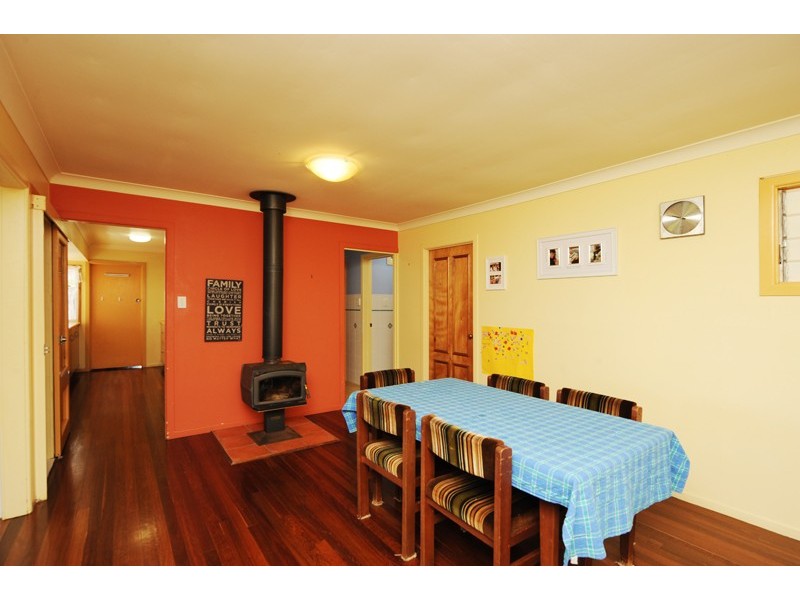 11 River Drive, Boyne Island QLD 4680