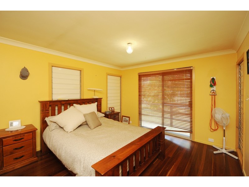 11 River Drive, Boyne Island QLD 4680