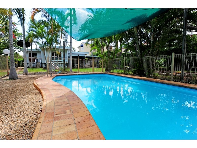 11 River Drive, Boyne Island QLD 4680