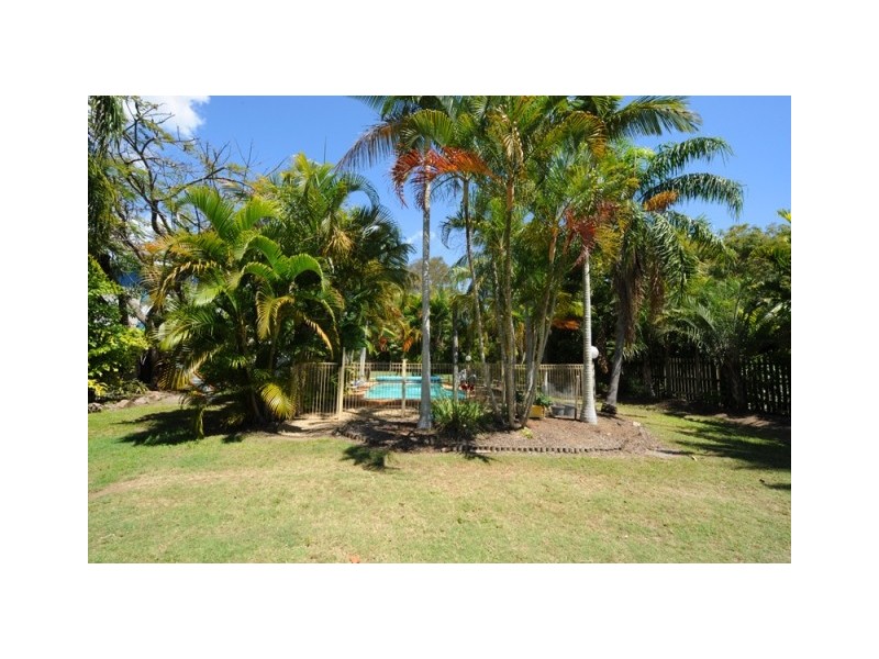 11 River Drive, Boyne Island QLD 4680