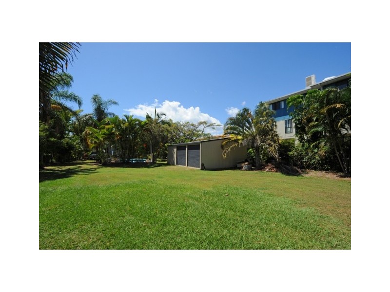 11 River Drive, Boyne Island QLD 4680
