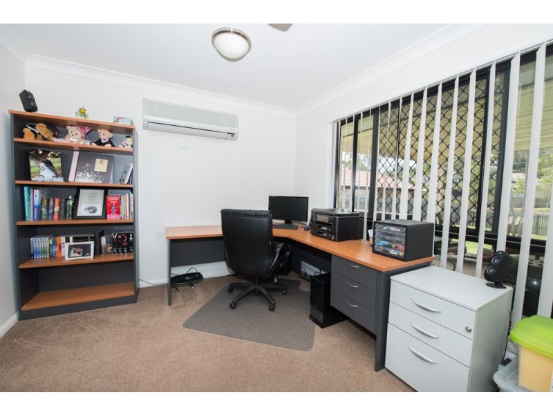 18 Dean Street, Glen Eden QLD 4680