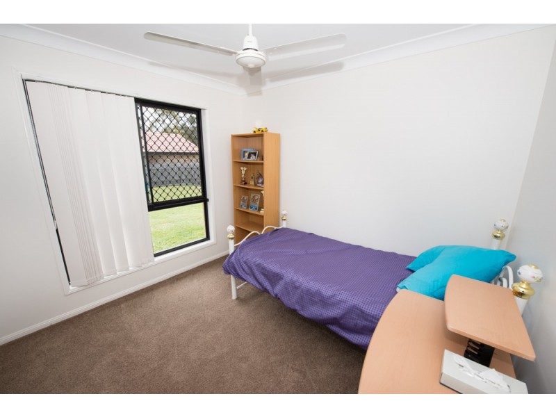 18 Dean Street, Glen Eden QLD 4680