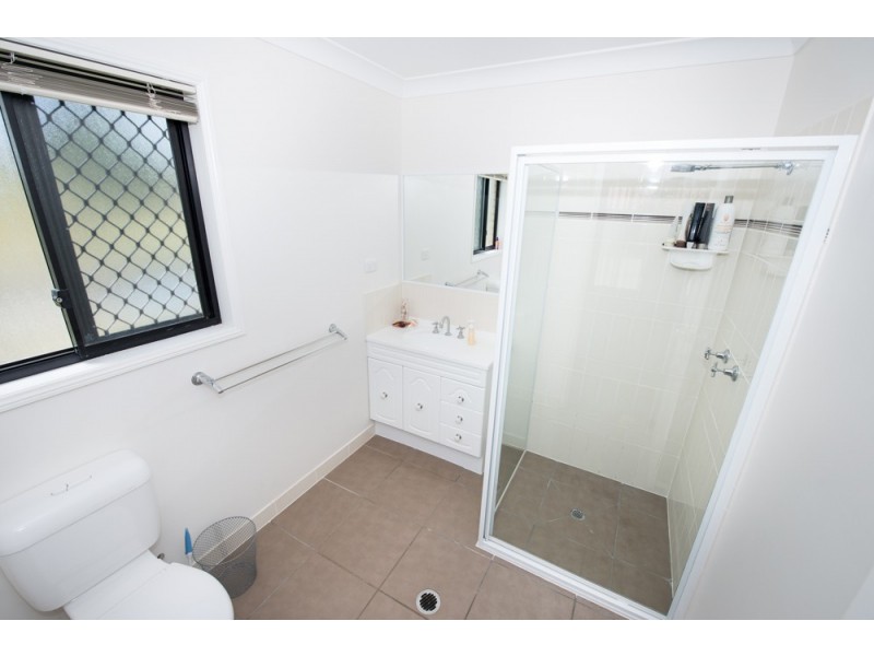 18 Dean Street, Glen Eden QLD 4680