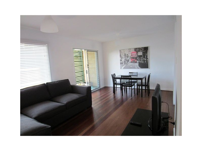 2/3 SAM STREET, West Gladstone QLD 4680