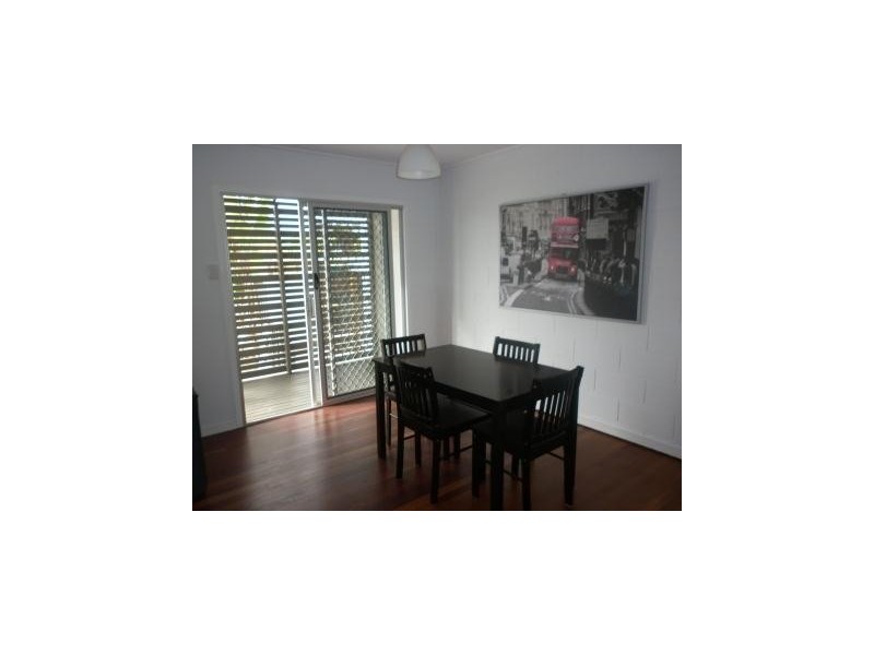 2/3 SAM STREET, West Gladstone QLD 4680