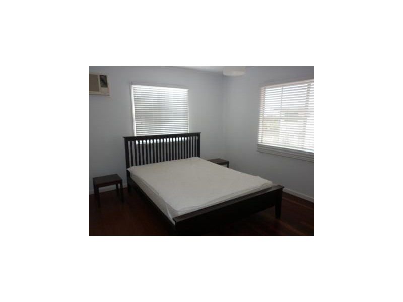 2/3 SAM STREET, West Gladstone QLD 4680