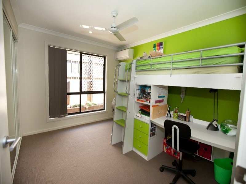 6 Spence Court, Kirkwood QLD 4680