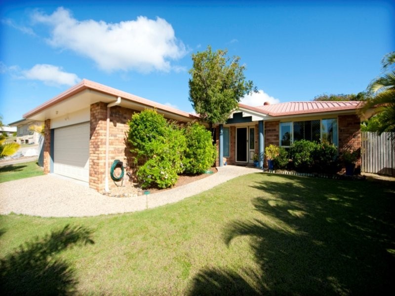 61 PENDA AVE, New Auckland QLD 4680