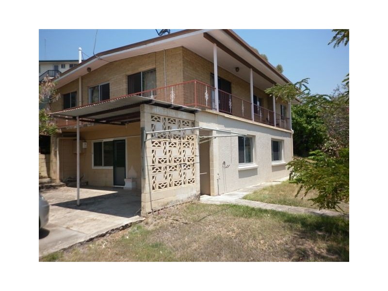 1/32 BOLES ST, West Gladstone QLD 4680