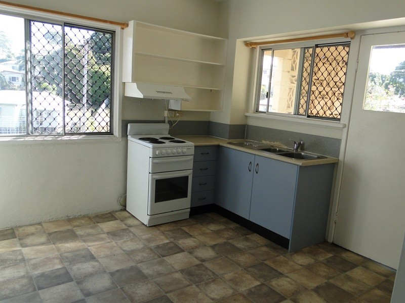 1/32 BOLES ST, West Gladstone QLD 4680