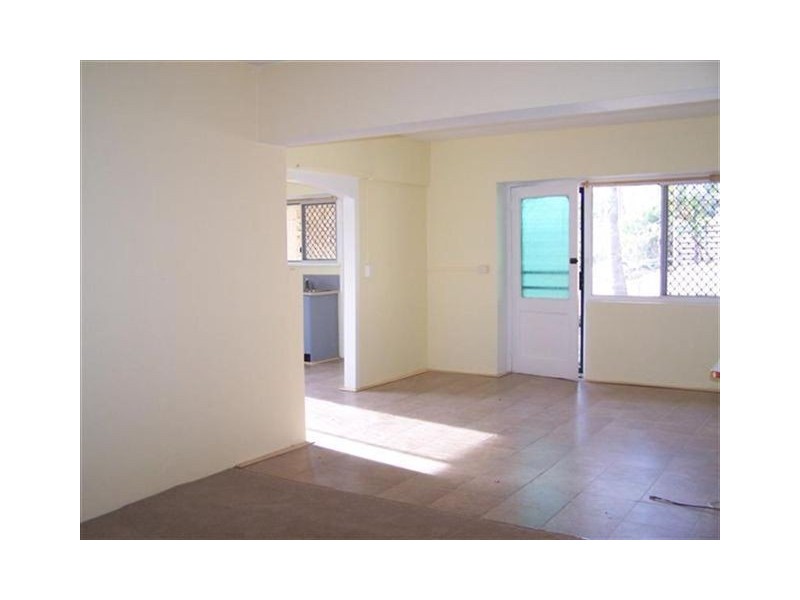 1/32 BOLES ST, West Gladstone QLD 4680