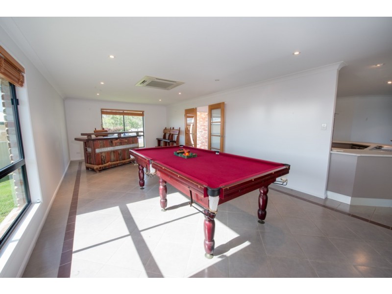 13 Panorama Court, Glen Eden QLD 4680