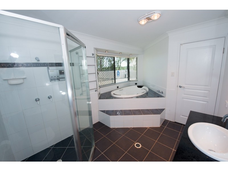 13 Panorama Court, Glen Eden QLD 4680