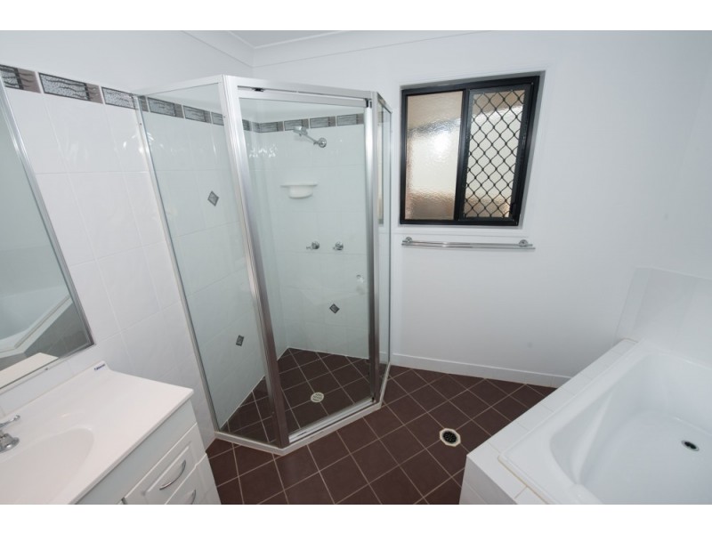 13 Panorama Court, Glen Eden QLD 4680