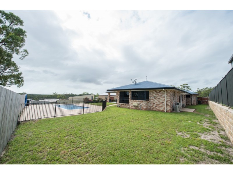 13 Panorama Court, Glen Eden QLD 4680