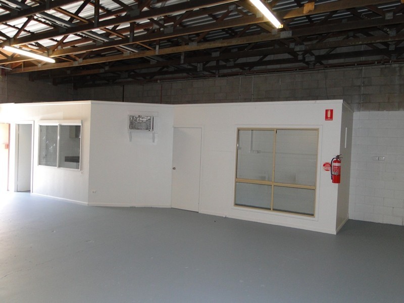 SHED 4 2 DENNIS STREET, Boyne Island QLD 4680