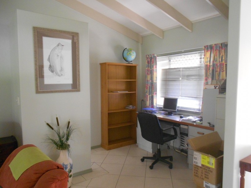 3 SHARYN DRIVE, New Auckland QLD 4680