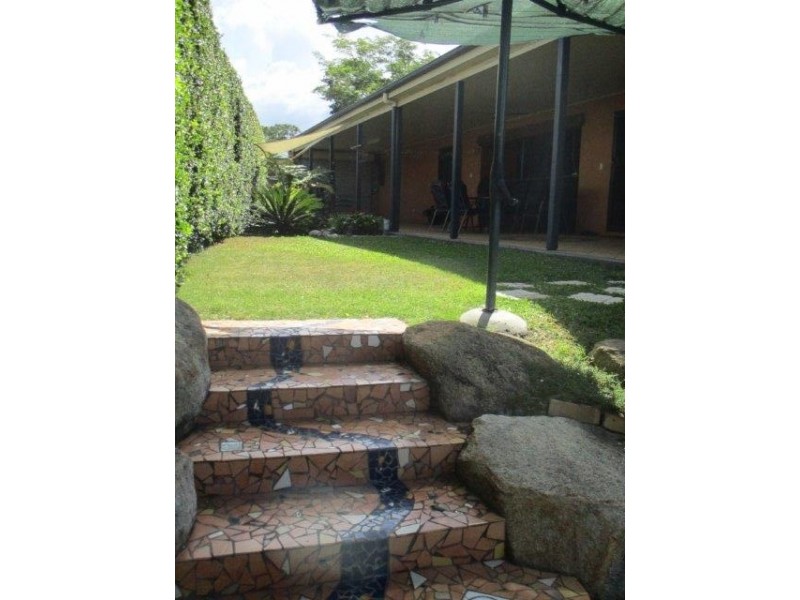 3 SHARYN DRIVE, New Auckland QLD 4680