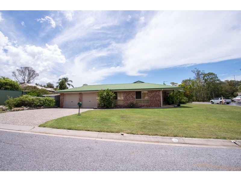 2 Tinaroo Court, Clinton QLD 4680