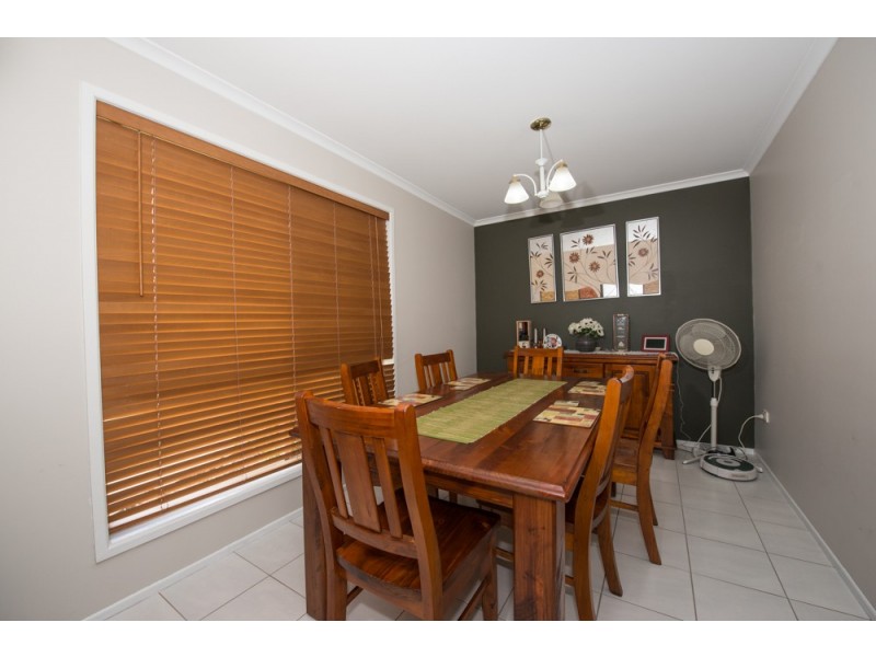 2 Tinaroo Court, Clinton QLD 4680