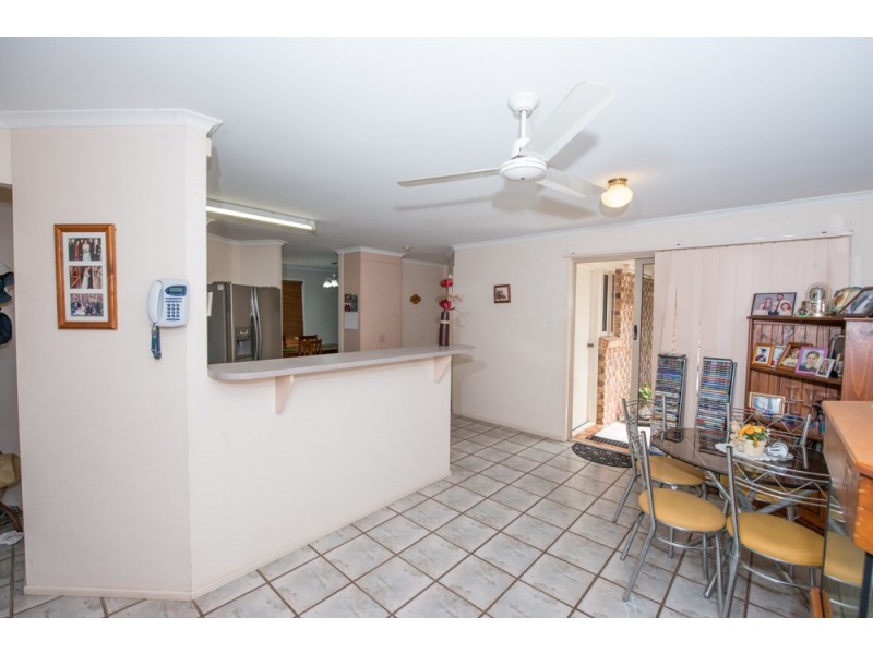 2 Tinaroo Court, Clinton QLD 4680