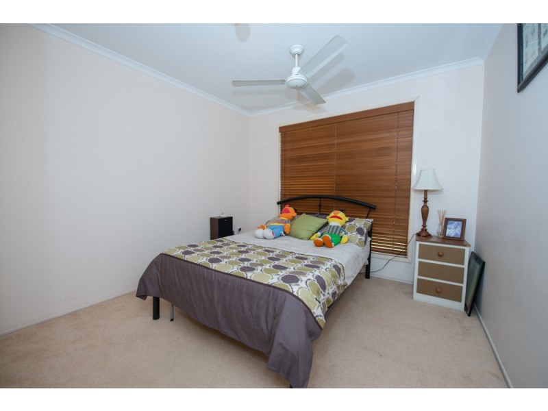 2 Tinaroo Court, Clinton QLD 4680