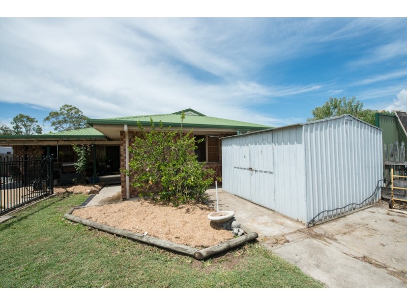2 Tinaroo Court, Clinton QLD 4680