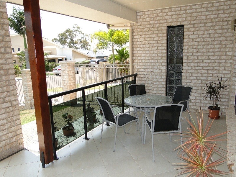 27 Dolphin Terrace, South Gladstone QLD 4680