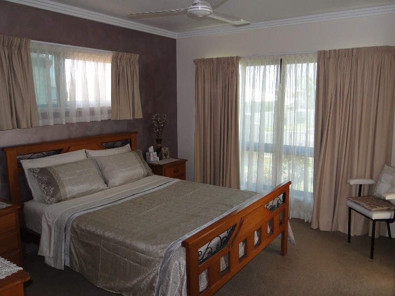 27 Dolphin Terrace, South Gladstone QLD 4680