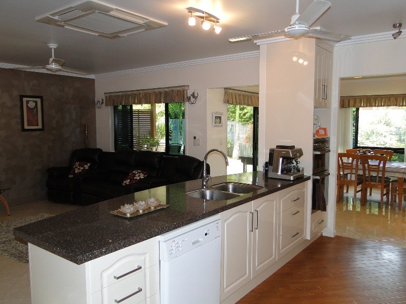 27 Dolphin Terrace, South Gladstone QLD 4680