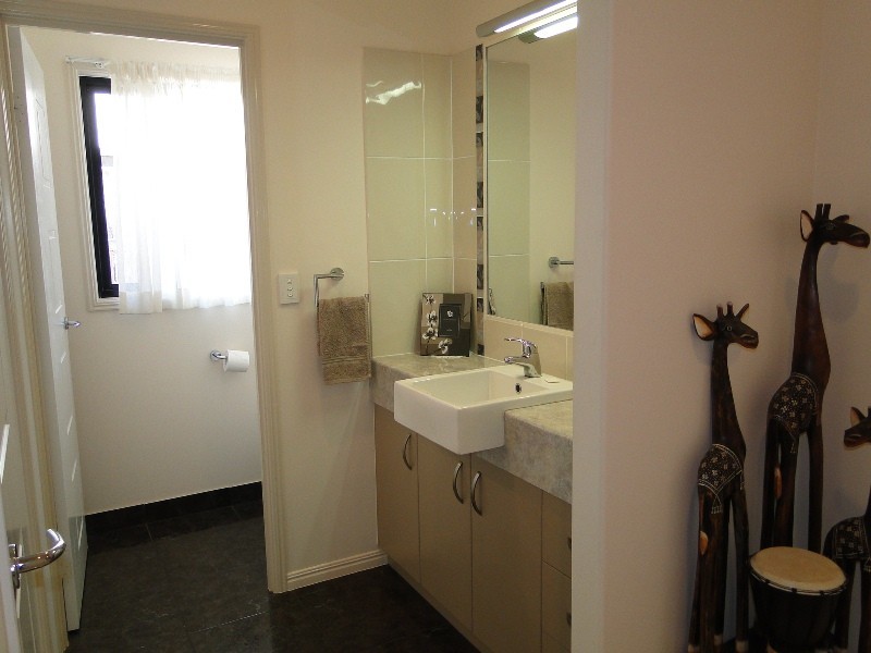 27 Dolphin Terrace, South Gladstone QLD 4680