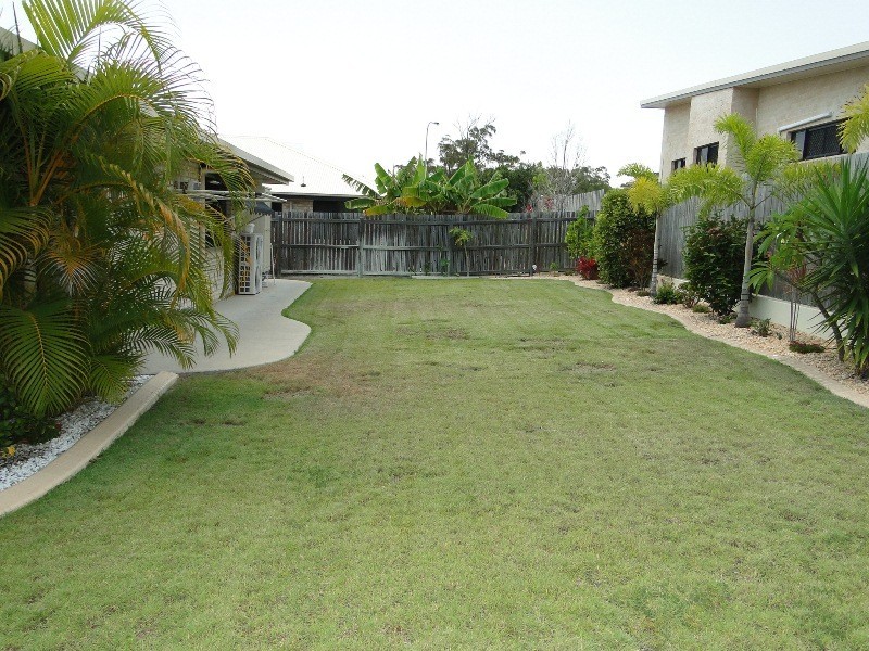 27 Dolphin Terrace, South Gladstone QLD 4680